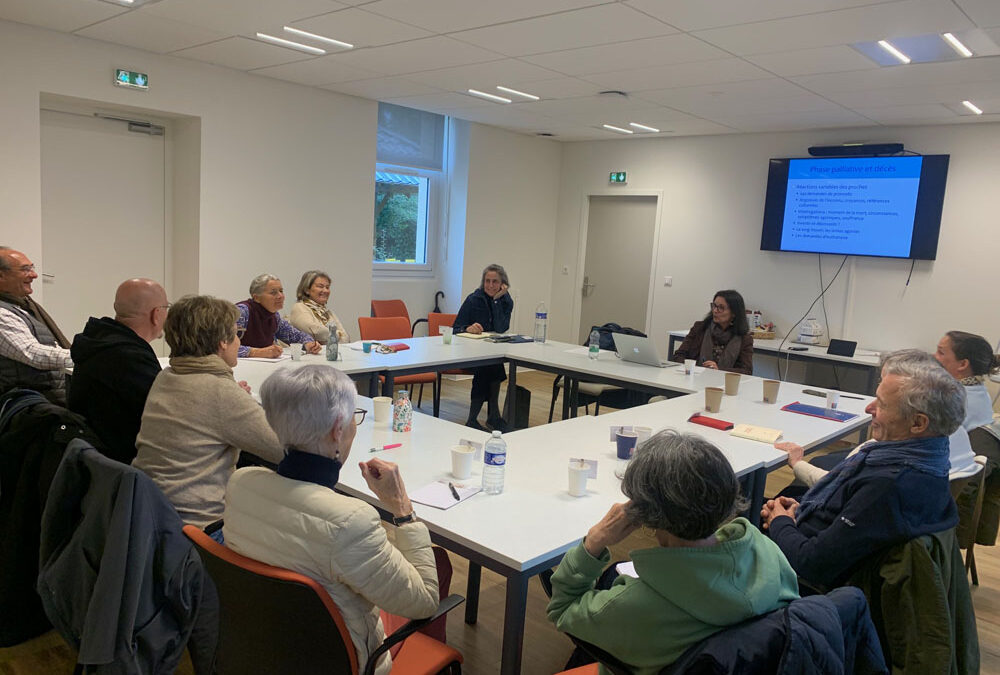 Être là pour ceux qui partent et pour ceux qui veillent…